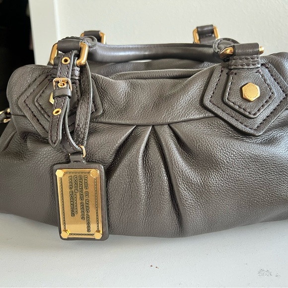 Marc By Marc Jacobs Gold and Black Bag - Picture 5 of 8